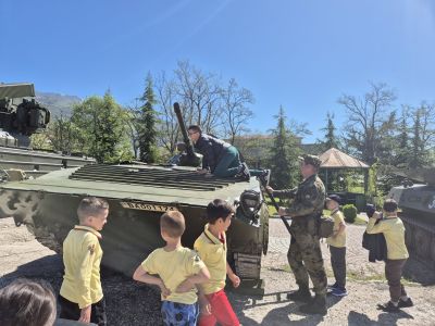 Показ на въоръжение, бойна техника и войсково оборудване днес в казанлъшкия гарнизон