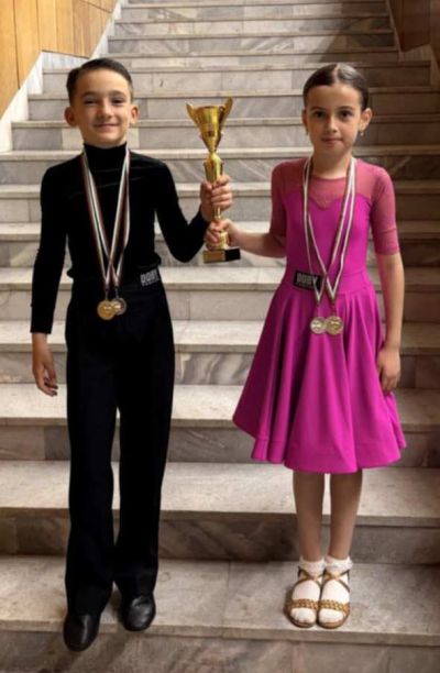 КСТ “Роза“ покориха Долни Дъбник с танците си