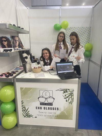 Учебна фирма от ПГЛПТ с участие в ТФ ФЕСТ 2025  „Млад предприемач“ 