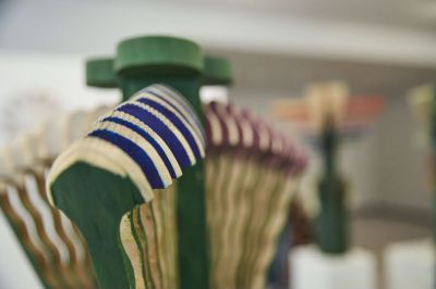 До 15 юни може да разгледате изложбата с творби на майсторите-дърворезбари Иван Бубев и Лалю Бубев “Диалози с дървото“ в Павел баня