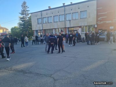 Жителите на Овощник излязоха на протест срещу проблемна фамилия