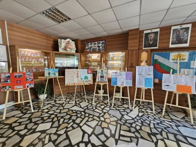 Наградиха отличените в конкурса за ученическо творчество на ПГ “Иван Хаджиенов“