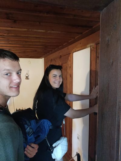 Десетокласници от ПХГ „Св. Св. Кирил и Методий“ посетиха комплекс „Кулата“ където се докоснаха до начина на живот на българите от XIX век