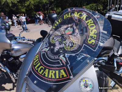 Благотворителен базар в Казанлък събра близо 7000 лева в подкрепа на Климент Гърневски