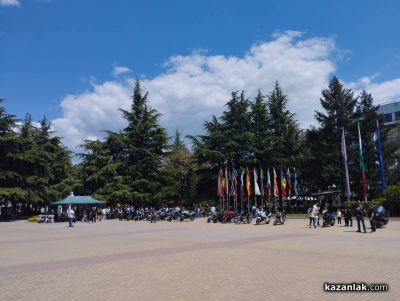 Благотворителен базар в Казанлък събра близо 7000 лева в подкрепа на Климент Гърневски