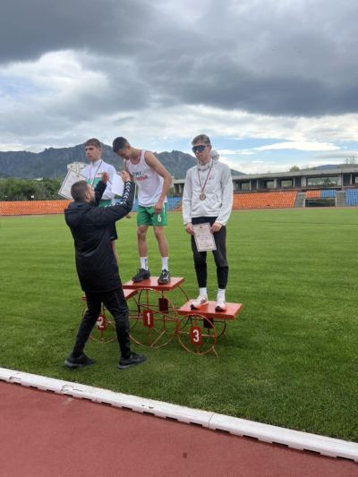 Силно представяне на лекоатлетите от ППМГ на национално състезание