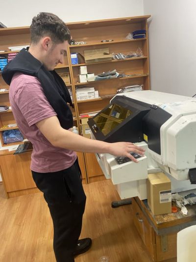 Смесено обучение в друга физическа среда проведоха учениците на ПГЛПТ в местна фирма