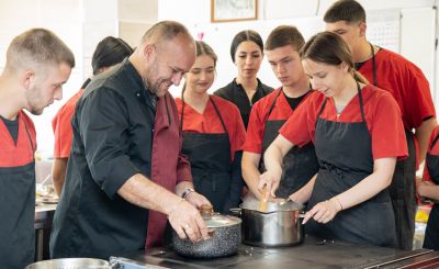 Кулинарен мастърклас на шеф Петко Петков в ПГЛПТ