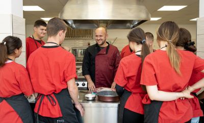Кулинарен мастърклас на шеф Петко Петков в ПГЛПТ