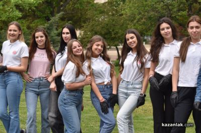 33 нови рози засадиха в парк “Розаруим“ претендентките за царската корона