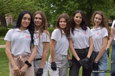 33 нови рози засадиха в парк “Розаруим“ претендентките за царската корона