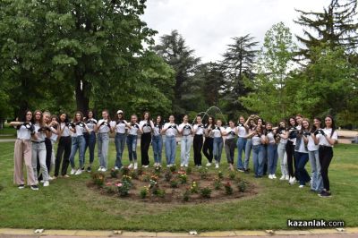 33 нови рози засадиха в парк “Розаруим“ претендентките за царската корона