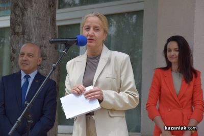 Водещи университети от цяла България участваха в Деня на висшето образование в Казанлък