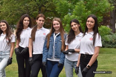 33 нови рози засадиха в парк “Розаруим“ претендентките за царската корона