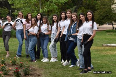 33 нови рози засадиха в парк “Розаруим“ претендентките за царската корона