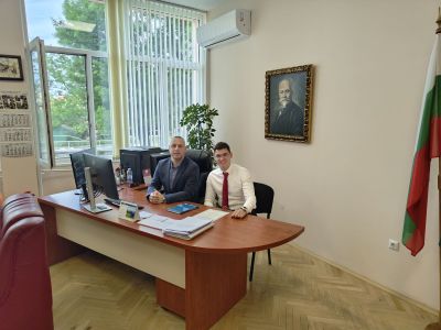 За един ден управлението в ПГ „Иван Хаджиенов“ се пое от учениците 