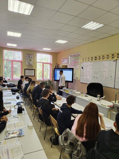 За един ден управлението в ПГ „Иван Хаджиенов“ се пое от учениците 