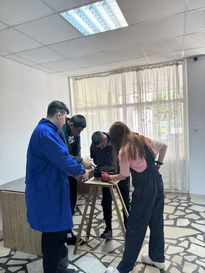 За един ден управлението в ПГ „Иван Хаджиенов“ се пое от учениците 