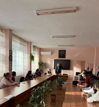 За един ден управлението в ПГ „Иван Хаджиенов“ се пое от учениците 