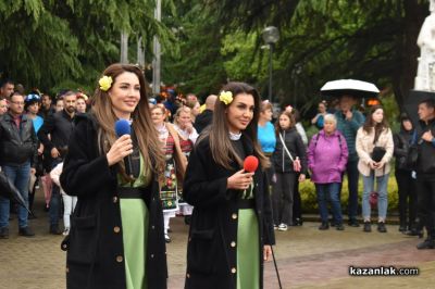 Дъждът не спря доброто: Благотворителен концерт в подкрепа на Таня събра над 4 200лв