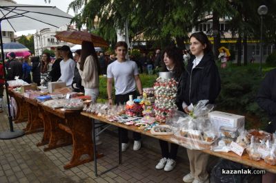 Дъждът не спря доброто: Благотворителен концерт в подкрепа на Таня събра над 4 200лв
