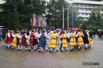 Дъждът не спря доброто: Благотворителен концерт в подкрепа на Таня събра над 4 200лв