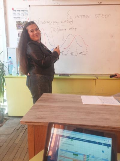 Тържествен ден за Хуманитарната гимназия в Казанлък: Патронен празник и изпращане на Випуск 2025