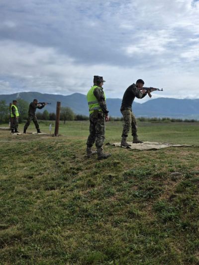 На Учебен център “Тюлбе“ в Казанлък се състоя състезание по военен трибой