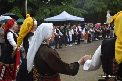 Дъждът не спря доброто: Благотворителен концерт в подкрепа на Таня събра над 4 200лв