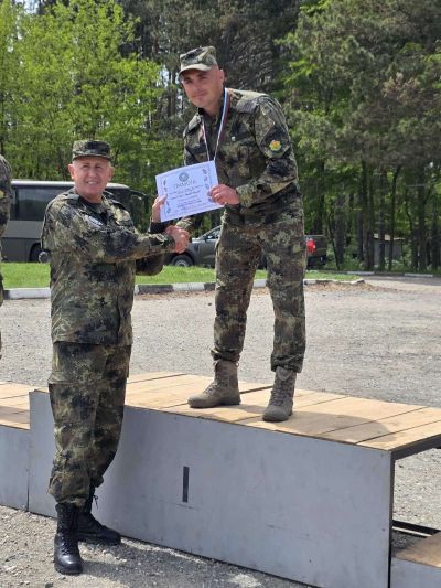 На Учебен център “Тюлбе“ в Казанлък се състоя състезание по военен трибой