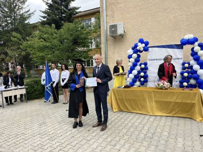 Още 19 инженери получиха своите дипломи лично от министъра на образованието Красимир Вълчев в Казанлък