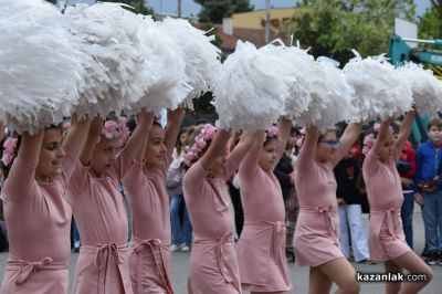 Министърът на образованието и кметът на Казанлък дадоха старт на строежа на 4 нови спортни зали 