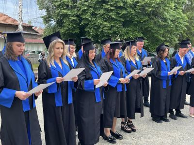 Още 19 инженери получиха своите дипломи лично от министъра на образованието Красимир Вълчев в Казанлък