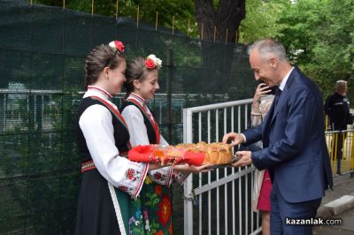 Министърът на образованието и кметът на Казанлък дадоха старт на строежа на 4 нови спортни зали 