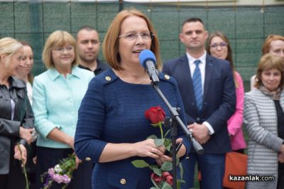 Министърът на образованието и кметът на Казанлък дадоха старт на строежа на 4 нови спортни зали 
