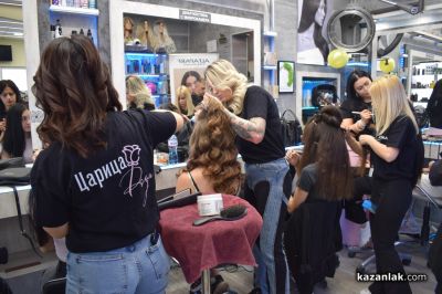 Рекорден брой стилисти се грижат за блясъка на претендентките за Царица роза 2025