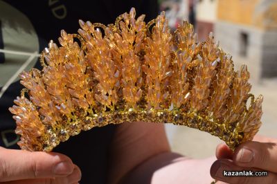 Рекорден брой стилисти се грижат за блясъка на претендентките за Царица роза 2025