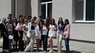 С много усмивки и настроение Математическата гимназия изпрати Випуск 2025