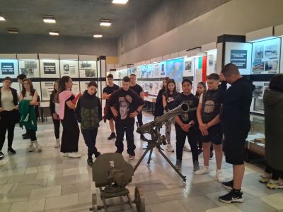 Седмокласници от ОУ “Св. Паисий Хилендарски“ се докоснаха до високите технологии в “Арсенал”