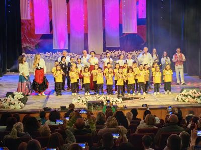 Гласовете, които разказват с музиката си: Група “Грамофон“ отбеляза четвърт век на сцена с юбилеен концерт в Казанлък