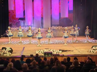 Гласовете, които разказват с музиката си: Група “Грамофон“ отбеляза четвърт век на сцена с юбилеен концерт в Казанлък