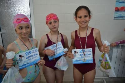 Над 120 деца участваха в плувен турнир по повод Деня на българския спорт