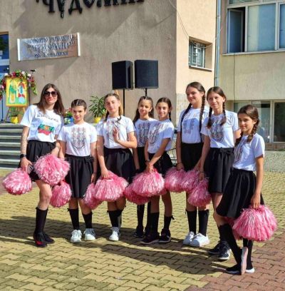 Учениците от ОУ „Чудомир“ – Казанлък отбелязаха 24 май - Деня на светите братя Кирил и Методий, на българската азбука, просвета и култура и на славянската книжовност