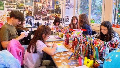 Поредни литературни отличия за младите творци от клуб „Светлини сред сенките“ / Новини от Казанлък