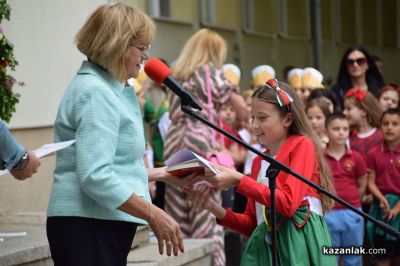 ОУ „Мати Болгария“ отбеляза 24 май с пъстро тържество на знанието и таланта