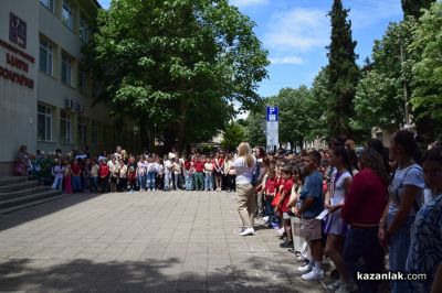 ОУ „Мати Болгария“ отбеляза 24 май с пъстро тържество на знанието и таланта