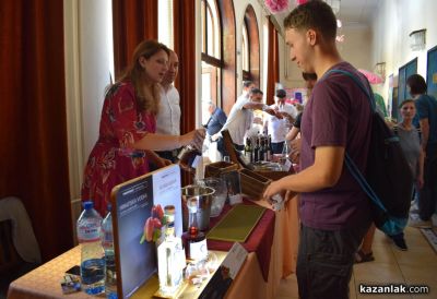 Четиринадесетото издание на Фестивала на виното розе ще се проведе на 7 и 8 юни в Казанлък 