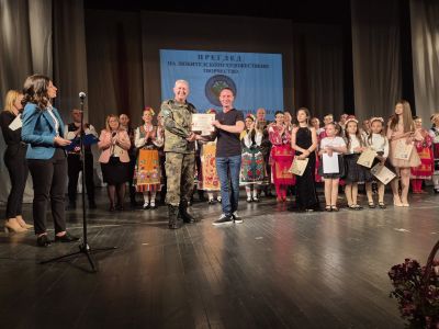 Любителско художествено творчество показаха военнослужещи от 61-ва бригада на сцена в Карлово