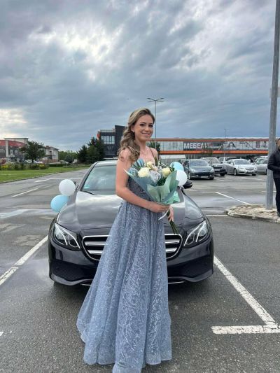 Казанлъшки чаровници в състезание за най-красива абитуриентка