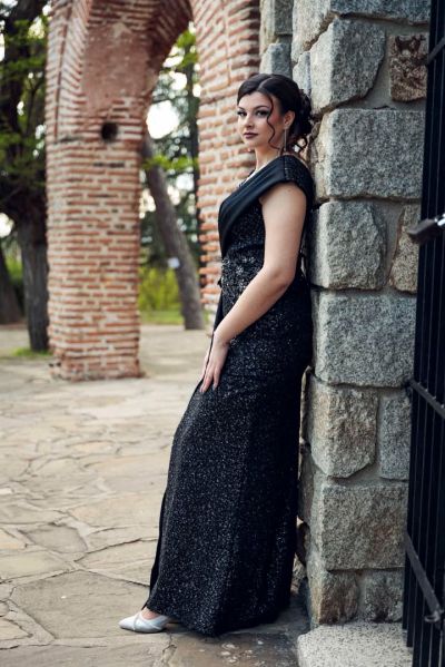 Казанлъшки чаровници в състезание за най-красива абитуриентка